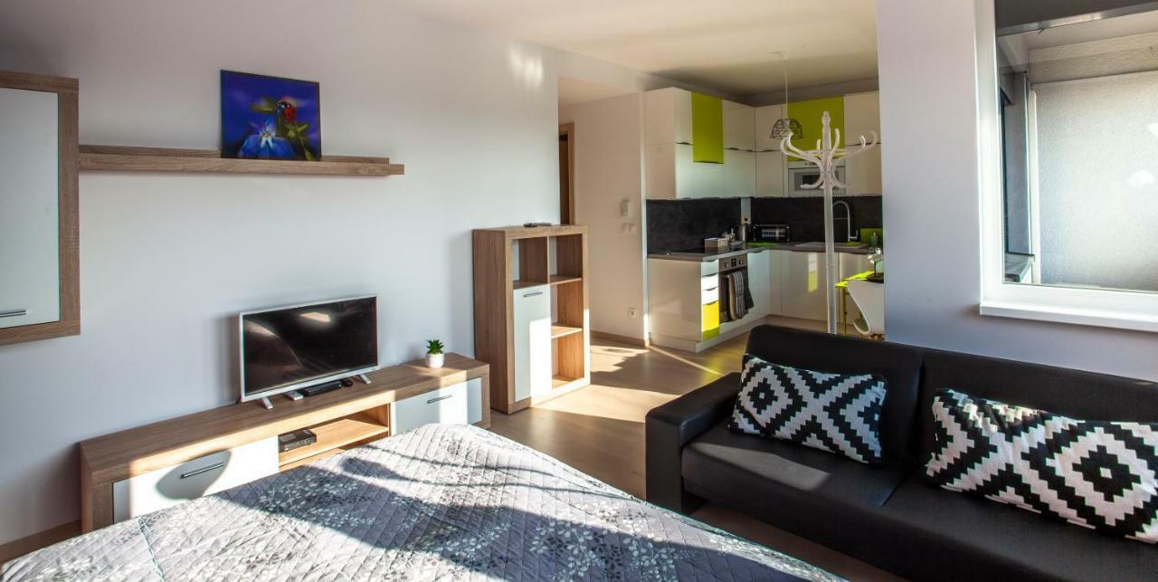 Air-Conditioned City View Apartment 24H Check-In Bratislava Exterior foto